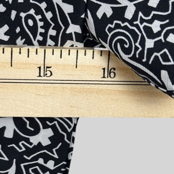 Isabel Marant Top Womens 38 Black White Silk Brinlya Paisley Print Short Sleeve - Picture 10 of 11